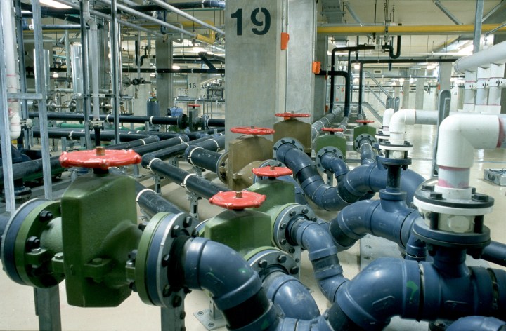 CSIRO_ScienceImage_444_Australian_Animal_Health_Laboratory_Sewage_Pipes